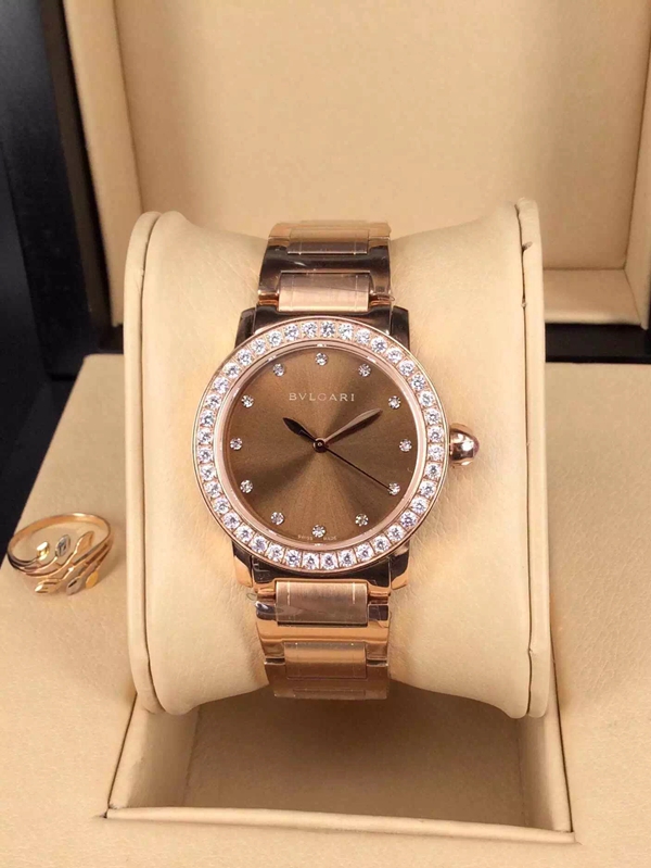 ブルガリ時計正面デザイン